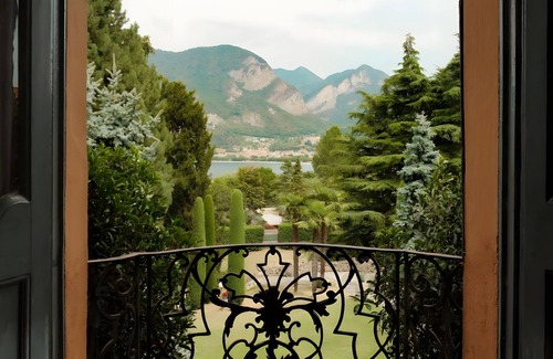 Garlate Villa | Villa 'Gnecchi Lake Como' with Lake View, Wi-Fi and Air Conditioning