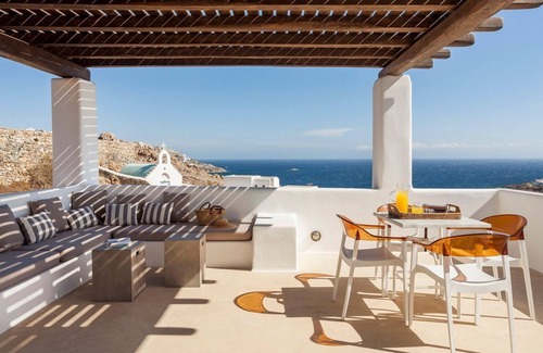 Agios Ioannis Villa | Villa Louros - Eight Bedroom Villa, Sleeps 16