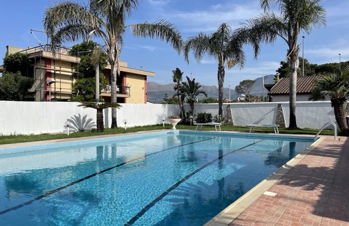 Villa Grazia di Carini Villa | Villa Grace holiday home, swimming pool for exclusive use