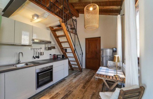 Aulla Villa | Villa Graziella - Six Bedroom Villa, Sleeps 12