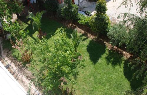 Qafe e Gjashtes Hotel | Villa Green Garden