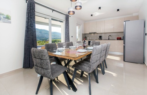 Srinjine Villa | Villa Green Valey