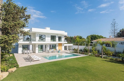 Guadalmar Apartment | Villa Guadalmar I - Six Bedroom Apartment, Sleeps 12