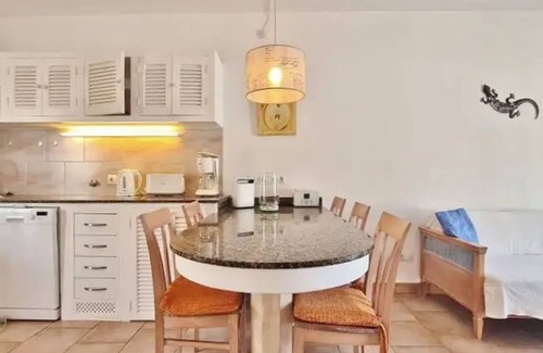 Cala d'Or Apartment | Villa half with pool *Family and dog-friendly vacation apartment