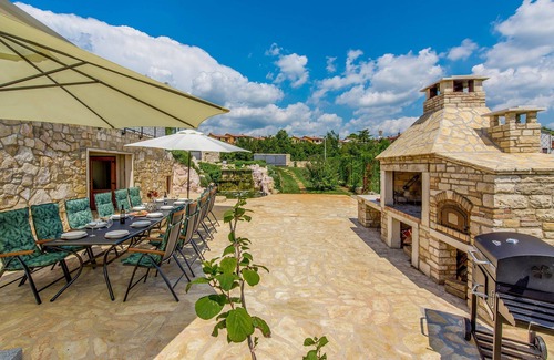 Nova Vas Villa | Villa Harlequin - Six Bedroom Villa, Sleeps 14