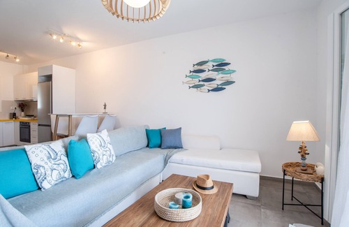Kastraki Villa | Villa 'Helen Luxury Mare' with Sea View, Wi-Fi and Air Conditioning