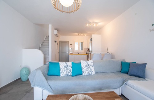 Kastraki Villa | Villa 'Helen Luxury Mare' with Sea View, Wi-Fi and Air Conditioning