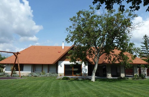 Poroszlo Apartment | Villa Holiday