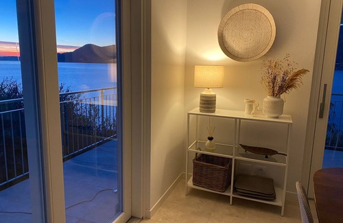 Brenzone sul Garda Apartment | Villa Holzi: Modern apartment with Infinity pool and stunning lakeview