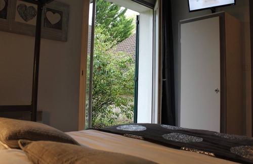 Saint-Andre-les-Vergers Hotel | Villa hotel