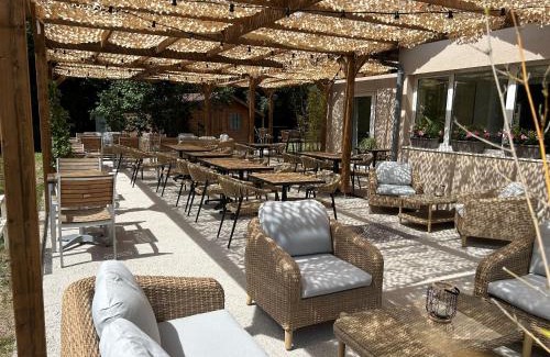 Poilly-lez-Gien Hotel | Villa Hotel