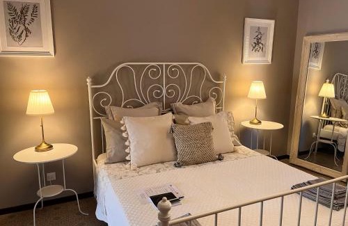 Montichiari Bed & Breakfast | Villa House and Garden B&B