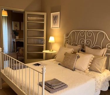 Montichiari Bed & Breakfast | Villa House and Garden B&B