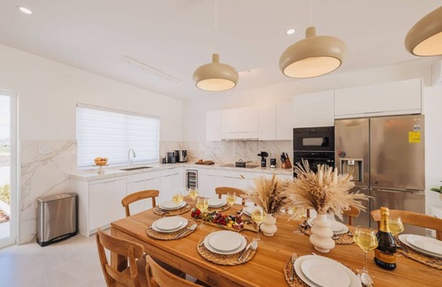 Sabana Liber Villa | Villa Hoya by AtMonchi Stunning Sunset Views, Big Pool, HotTub, 8 sleeps