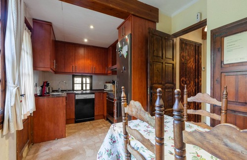 Sant Iscle de Vallalta Villa | Villa in Maresme near Montnegre Park
