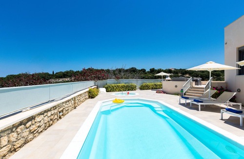 Atsipópoulon Villa | Villa Ianthos Full Privacy - Next to Beaches and Rethymno