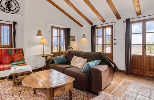 Paichi Villa | 'Villa Ibiza' with Sea View, Pool, Garden & Wi-Fi
