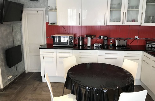 Sainte-Anne Villa | Villa ideal for 11 with 5 bedrooms, 4 bathrooms, swimming pool, private parking.