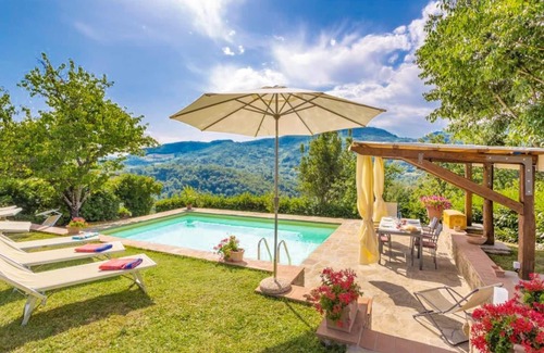 Ortignano Villa | Villa Il Castello - Four Bedroom Villa, Sleeps 8
