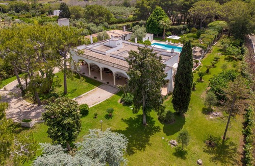 Monteroni di Lecce House | Villa 'Il Carrettino' with Private Pool, Wi-Fi and Air Conditioning