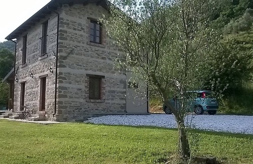 Casola in Lunigiana Villa | Villa in 2 Acres: Large Heated Private Pool; 360 deg. Stunning Views; Free WIFI