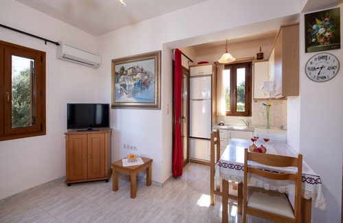 Rethymno House | Villa in Crete near Beach and Olive Groves