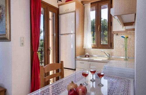 Rethymno House | Villa in Crete near Beach and Olive Groves