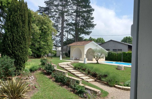 Sainte-Livrade-sur-Lot Villa | Villa in a 2600 m2 park, 100 m from the Lot with private covered swimming pool