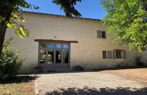 Chalais House | Villa in France with Private Pool & Garden