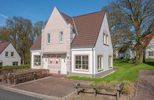Ferienpark Gut Langen Villa | Villa in Germany with Sauna & Bubble Bath