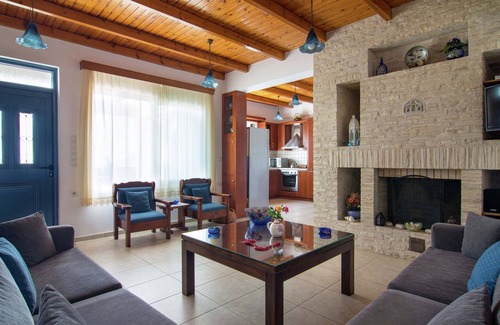 Agios Vasileios Villa | Villa in Lefkogia Crete With Swimming Pool