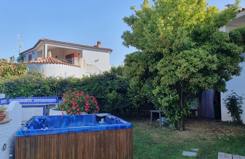 La Conia Villa | Villa 'In Riva al Mare' with Whirlpool & Wi-Fi
