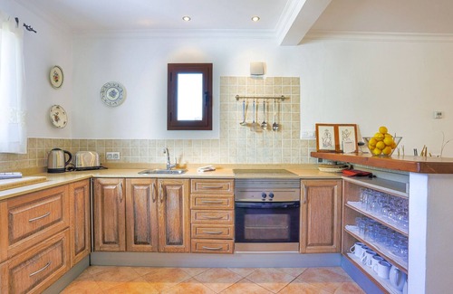 Les Palmeres Villa | Villa In Siller - Peaceful Location & Privacy - Walking distance to town center