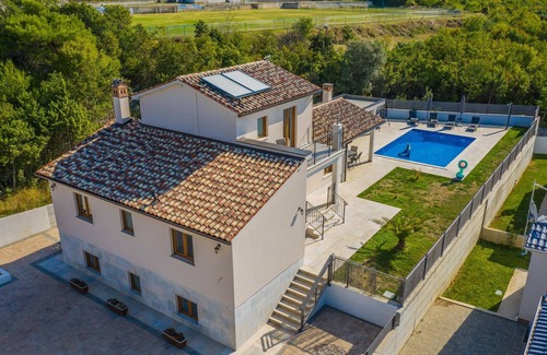 Viskovici Villa | Villa in Sveti Lovrec with Private Pool & Beaches