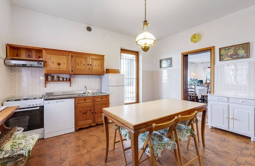 Torri del Benaco Villa | Villa in Torri with Pool & Mountain Views