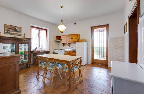 Torri del Benaco Villa | Villa in Torri with Pool & Mountain Views