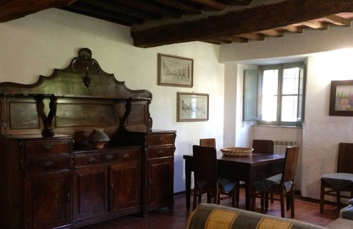 Querceta Apartment | VILLA IN TUSCANY BETWEEN SEA, MOUNTAINS, AND ART