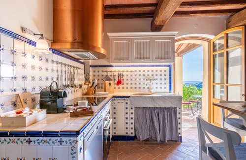 Calcinaia House | Villa in Tuscany with Pool and Olive Grove