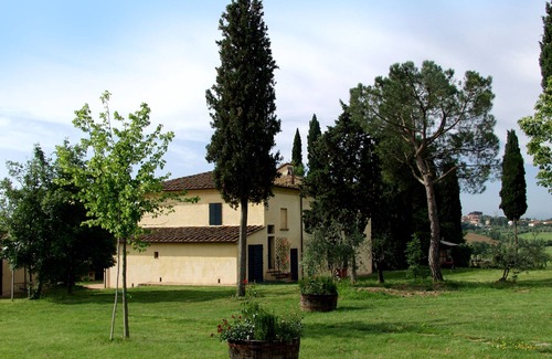Marciano della Chiana Villa | Villa /Independent home in Arezzo with 9 bedrooms sleeps 18