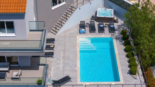 Mimice Villa | Villa Iponi