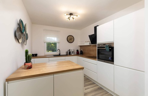 Diminici Villa | Villa Iris Summary: E