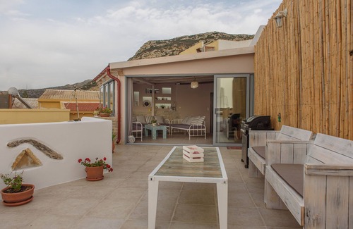 Matala Apartment | Villa IronStylish apartment right on the beach of Matala