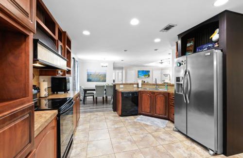 Saint James City House | Villa Island Retreat, Country house overlooking 13 acres and a small lake