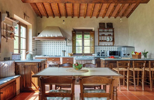 Corsanico Villa | Villa Jasmine 8, Emma Villas