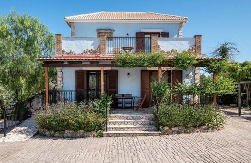 Alonia Villa | Villa Jasmine - Olive Tree Villas