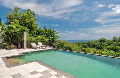 Temukus Villa | Villa Jempiring: Luxury Balinese Style Villa With Amazing Sea Views!