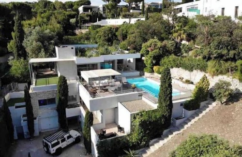 Roucas-Blanc House | VILLA JFK