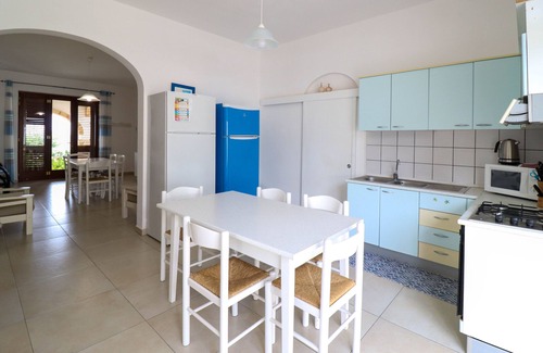 Posto Rosso Villa | VILLA JINETTE facing the sea