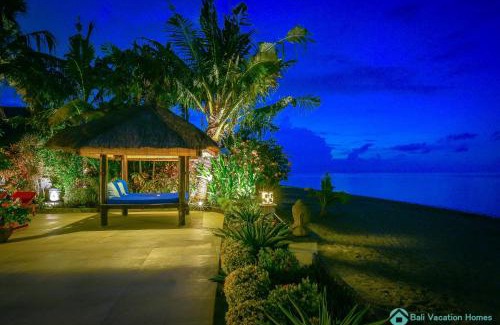 Dencarik Villa | Villa Kamboja - Intimate Luxury Lovina Beach Villa