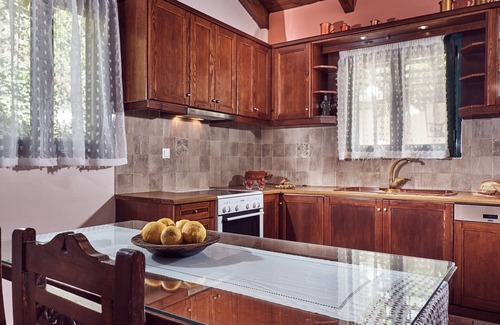 Argassi Villa | Villa Kanalos 4-bedroom villa with private pool